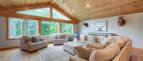 House (4 Bedrooms) | Interior