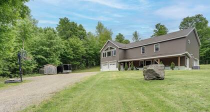 Pet Friendly Family Getaway on 15 Acres!