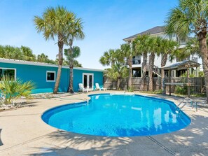 Fenced-In Backyard with Private Pool, Games + More - Stay Awhile | Backyard Oasis, Private Pool, Walk to Beach (Pensacola Beach)
