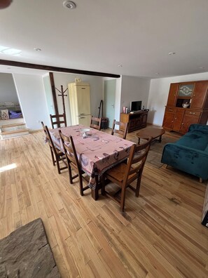 Dining - Vrbo Property (Saint-Alban-d'Ay)