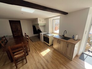 Private kitchen - Vrbo Property (Saint-Alban-d'Ay)