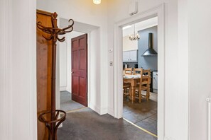 Dining - Modern City Centre Apartment with 2 Beds Sleeps 3 (Edinburgh)