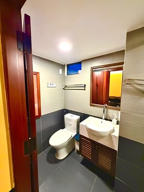 Standard-Doppelzimmer zur Einzelnutzung | Badezimmer