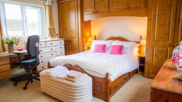 3 bedrooms, free WiFi, bed sheets