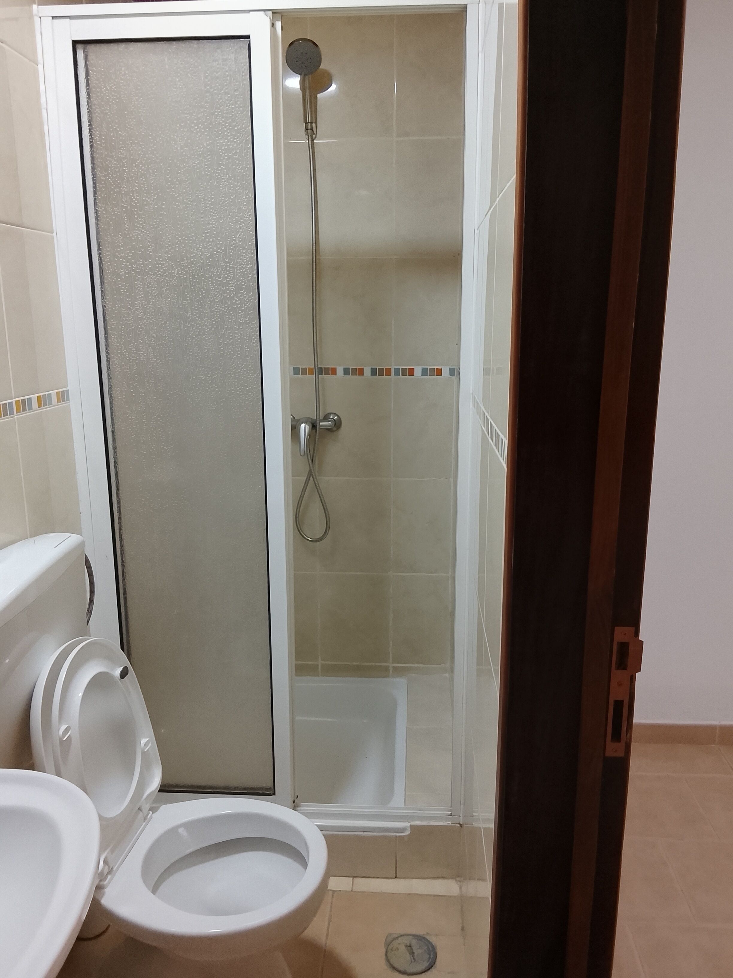 Appartement Familial | Salle de bain | Serviettes fournies, savon, papier toilette