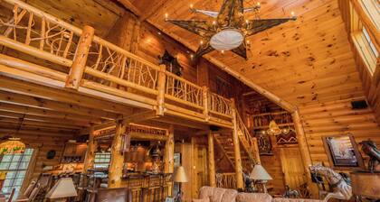 Unique Log Cabin, Hudson Riverfront, minutes to Saratoga