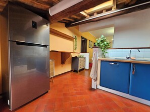 Private kitchen - Vrbo Property (Viterbo)
