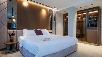 Superior Double Room, Balcony | Desk, free WiFi