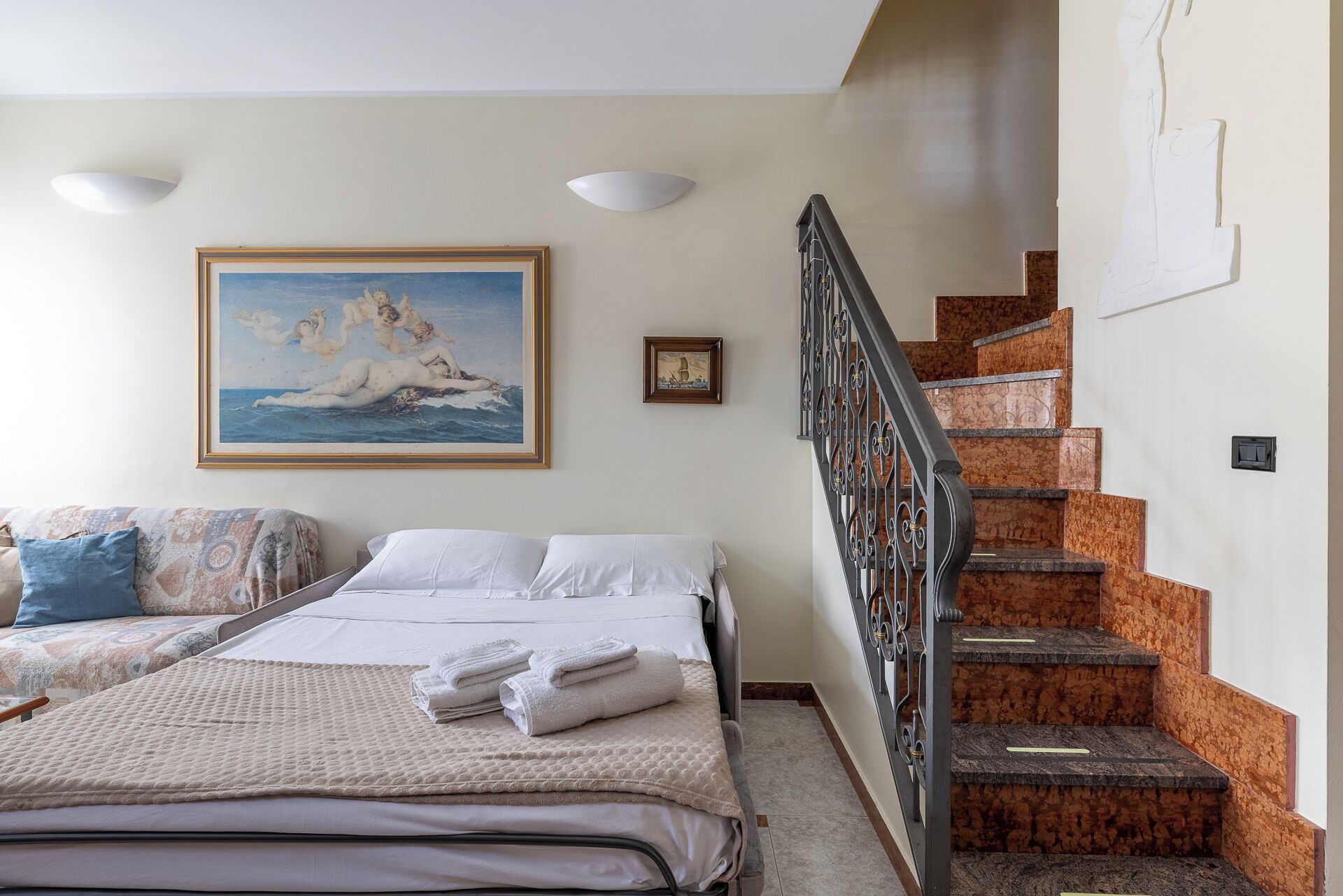 3 chambres, fer et planche à repasser, Wi-Fi, draps fournis