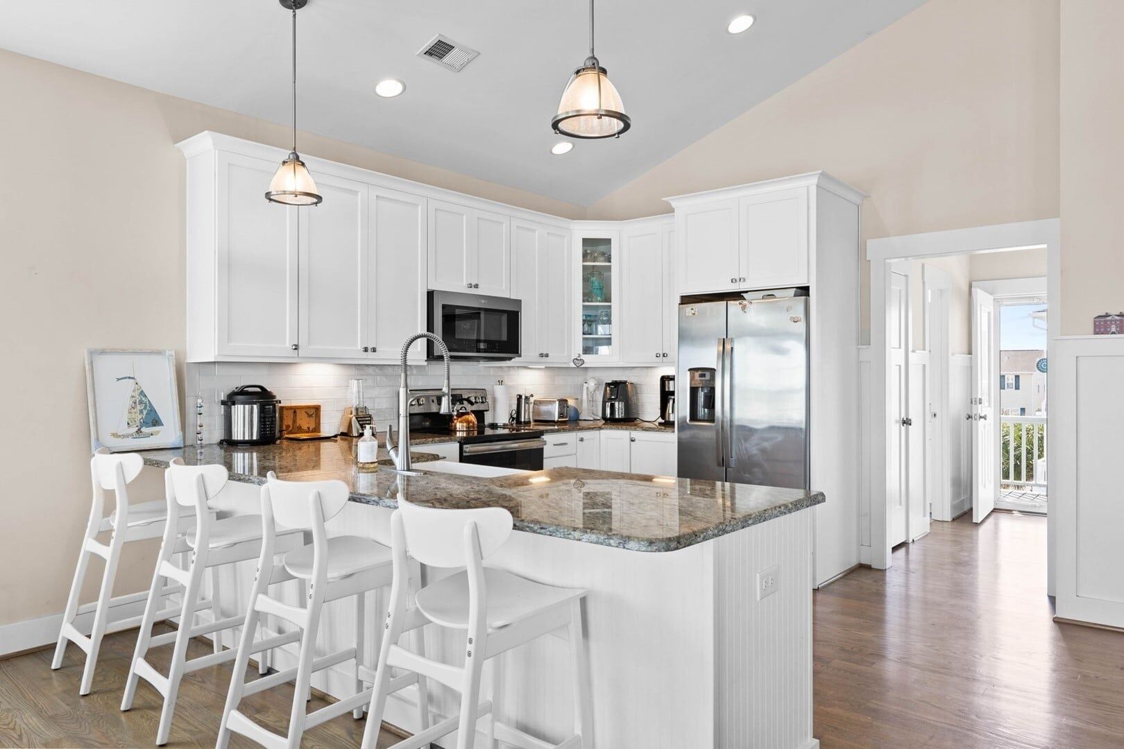 House, 4 Bedrooms | Private kitchen