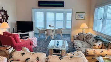 House, 2 Bedrooms | Living area