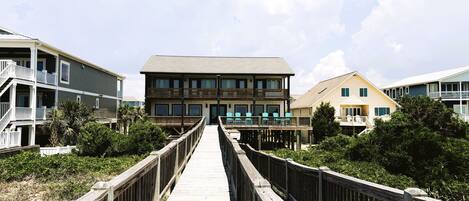 House, 6 Bedrooms | Exterior