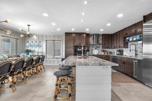 Ferienhaus, 6 Schlafzimmer | Eigene Küche | Wasserkocher mit Kaffee-/Teezubehör, Kühlschrank, Ofen, Toaster