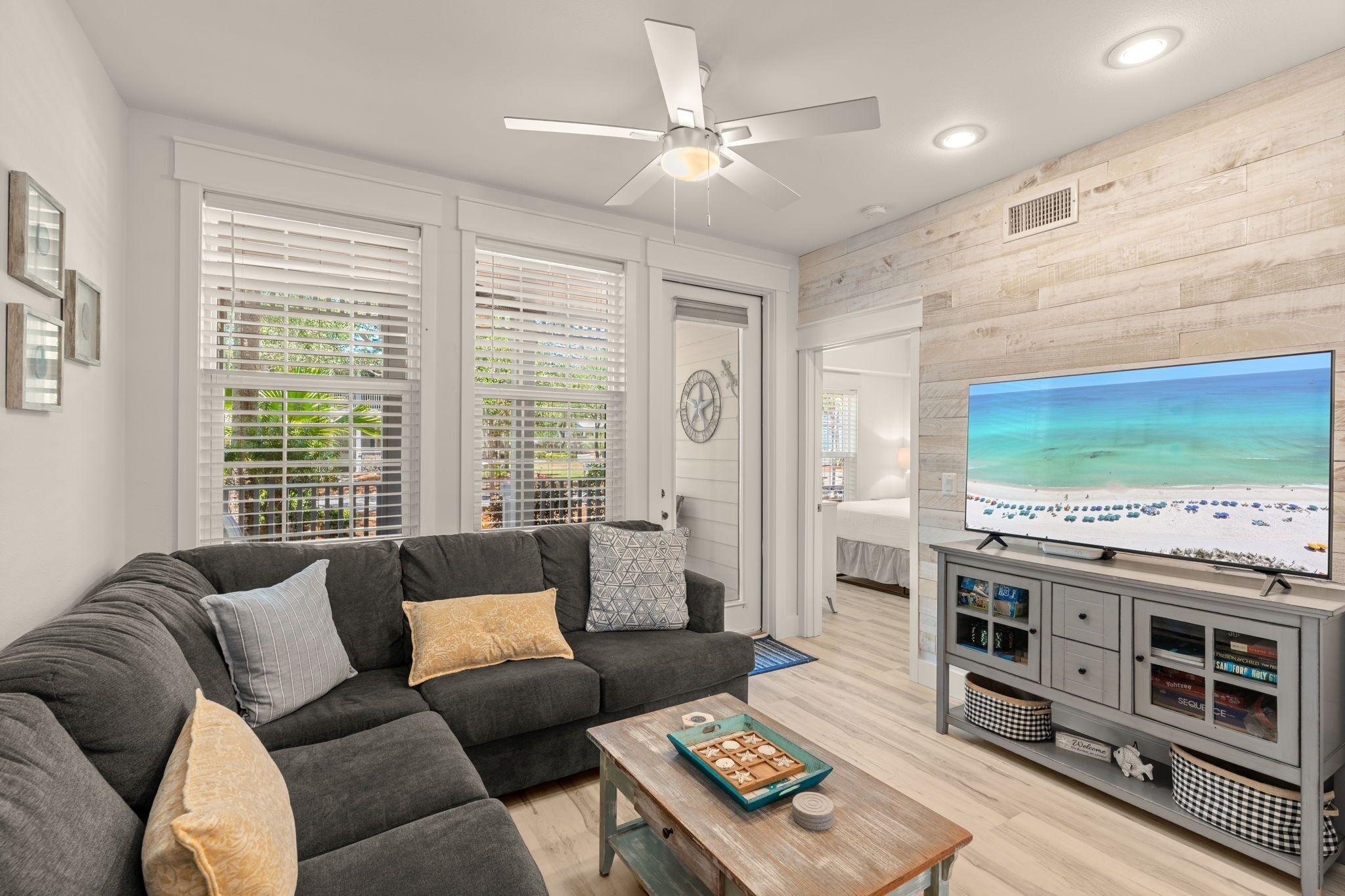Condo, 3 Bedrooms | Living area