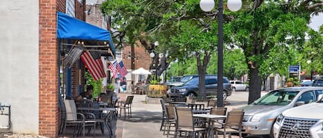 Apartment, 1 Bedroom | Outdoor dining