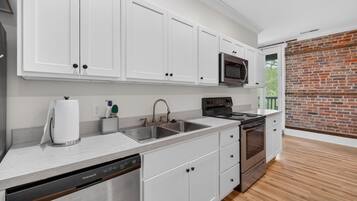 Apartment, 1 Bedroom | Private kitchen