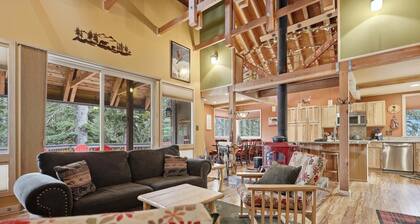 A-frame Home With Deck & Bbq - Vh #223 2 Bedroom Cabin