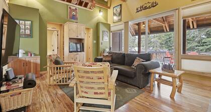 A-frame Home With Deck & Bbq - Vh #223 2 Bedroom Cabin