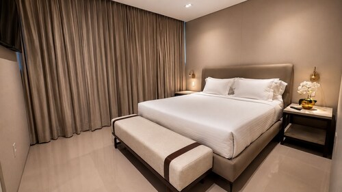 MR Hotel