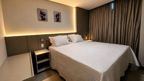 MR Hotel