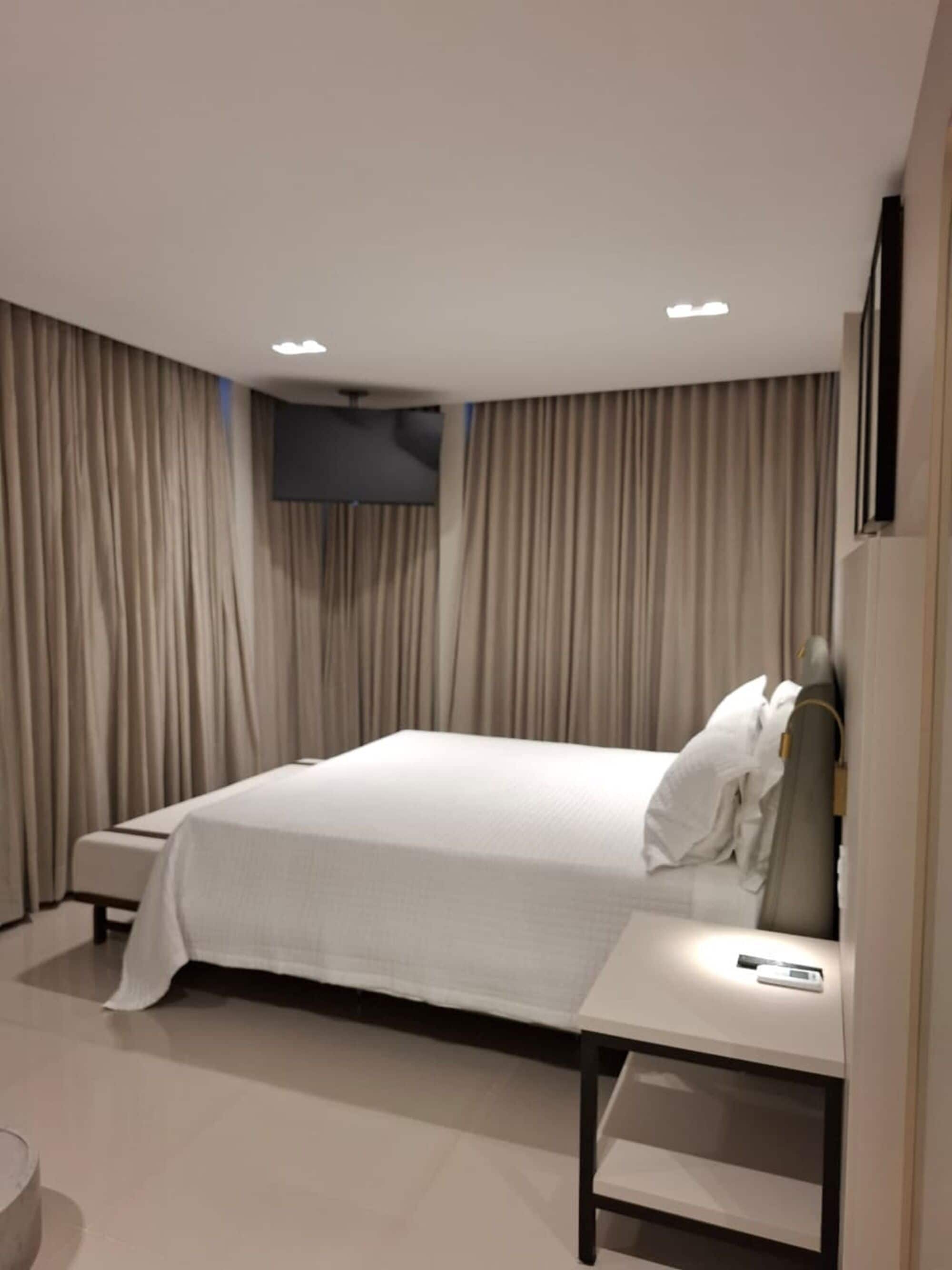 Exclusive Suite | Premium bedding, laptop workspace, free WiFi, bed sheets