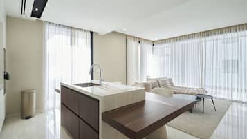 Apartment, Balcony | Living area