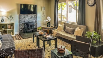 House, Garden View | Living area