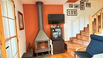 Bungalow, 3 Bedrooms, Fireplace | Living room