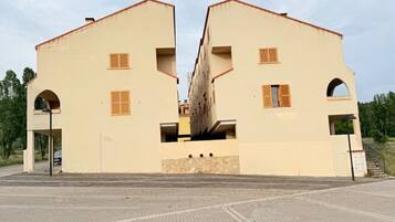 Bungalou, 3 dormitoris, llar de foc | Exterior