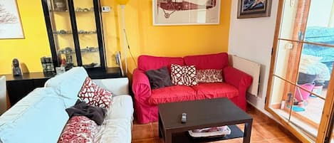 Bungalow, 3 habitaciones, chimenea | Sala de estar