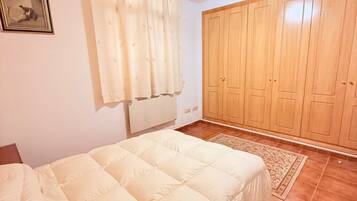 Bungalow, 3 Bedrooms, Fireplace | 4 bedrooms
