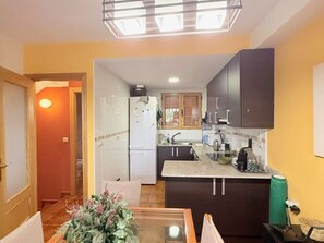 Bungalow, 3 soverom, peis | Innvendig
