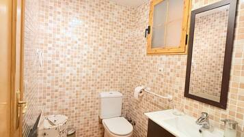 Bungalow, 3 Bedrooms, Fireplace | Bathroom