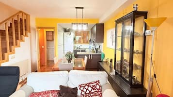 Bungalow, 3 Bedrooms, Fireplace | Living room