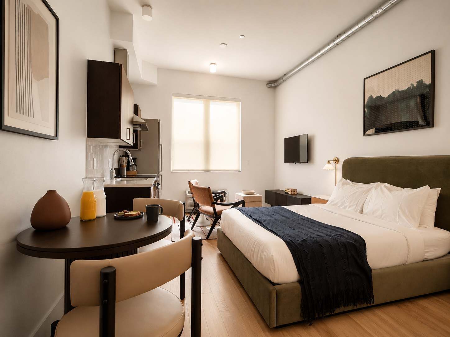 Desk, iron/ironing board, WiFi, bed sheets