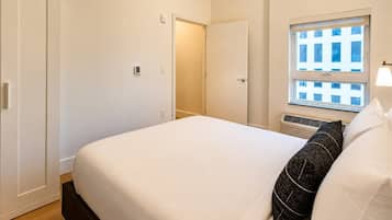 1 bedroom, desk, iron/ironing board, WiFi