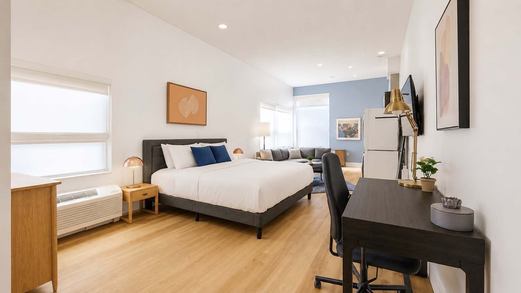 Desk, iron/ironing board, WiFi, bed sheets