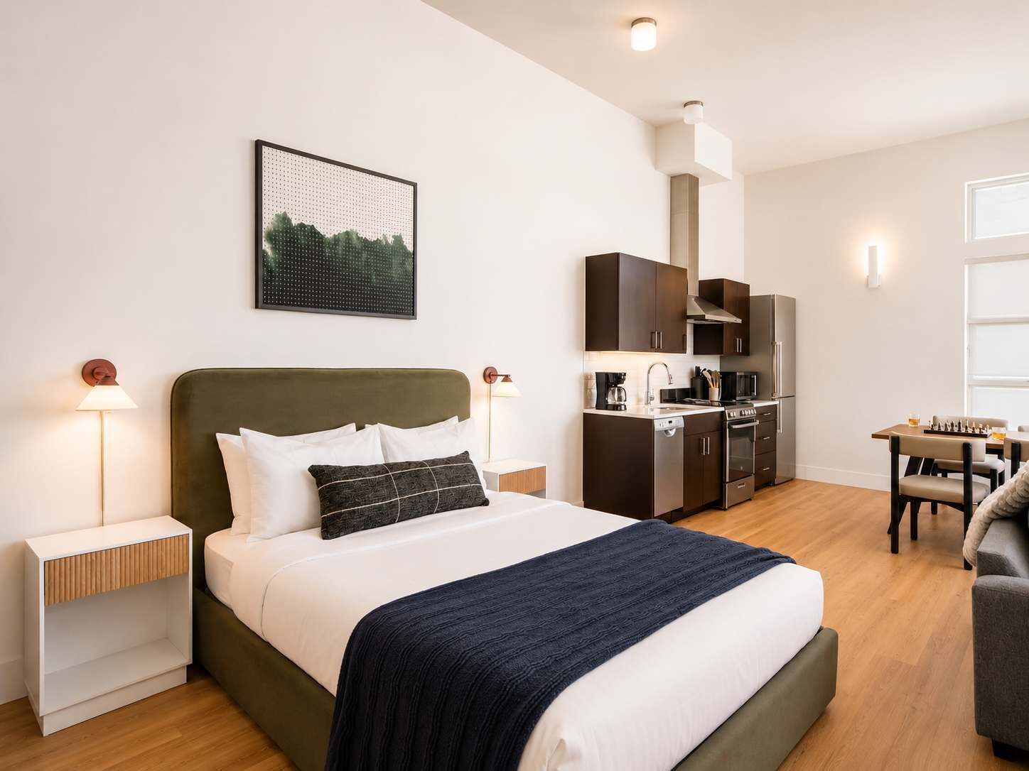 Desk, iron/ironing board, WiFi, bed sheets