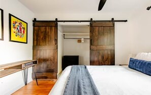 2 Schlafzimmer, Schreibtisch, Bügeleisen/Bügelbrett, WLAN