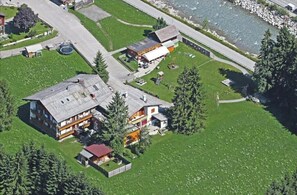 Exterior - Vrbo Property (Au)