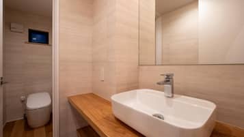 Luxury Chalet, 4 Bedrooms | Bathroom | Designer toiletries, hair dryer, bidet, heated floors