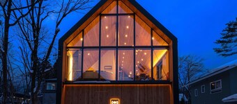 Echowoods.  Luxe. Fireplace. Onsen