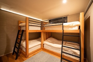 Chalet Mewah, 4 kamar tidur | Seprai premium, bantalan ekstra lembut, dan ruang kerja ramah laptop