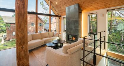Echowoods. Luxe. Fireplace. Onsen