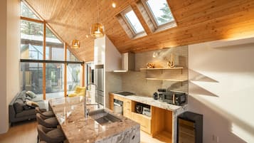 Luxury Chalet, 4 Bedrooms | Private kitchen | Fridge, microwave, oven, stovetop