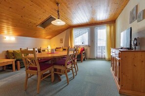 Dining - Vrbo Property (Au)