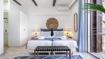 House, Balcony, Sea View | In-room safe, iron/ironing board, WiFi (free), bed sheets