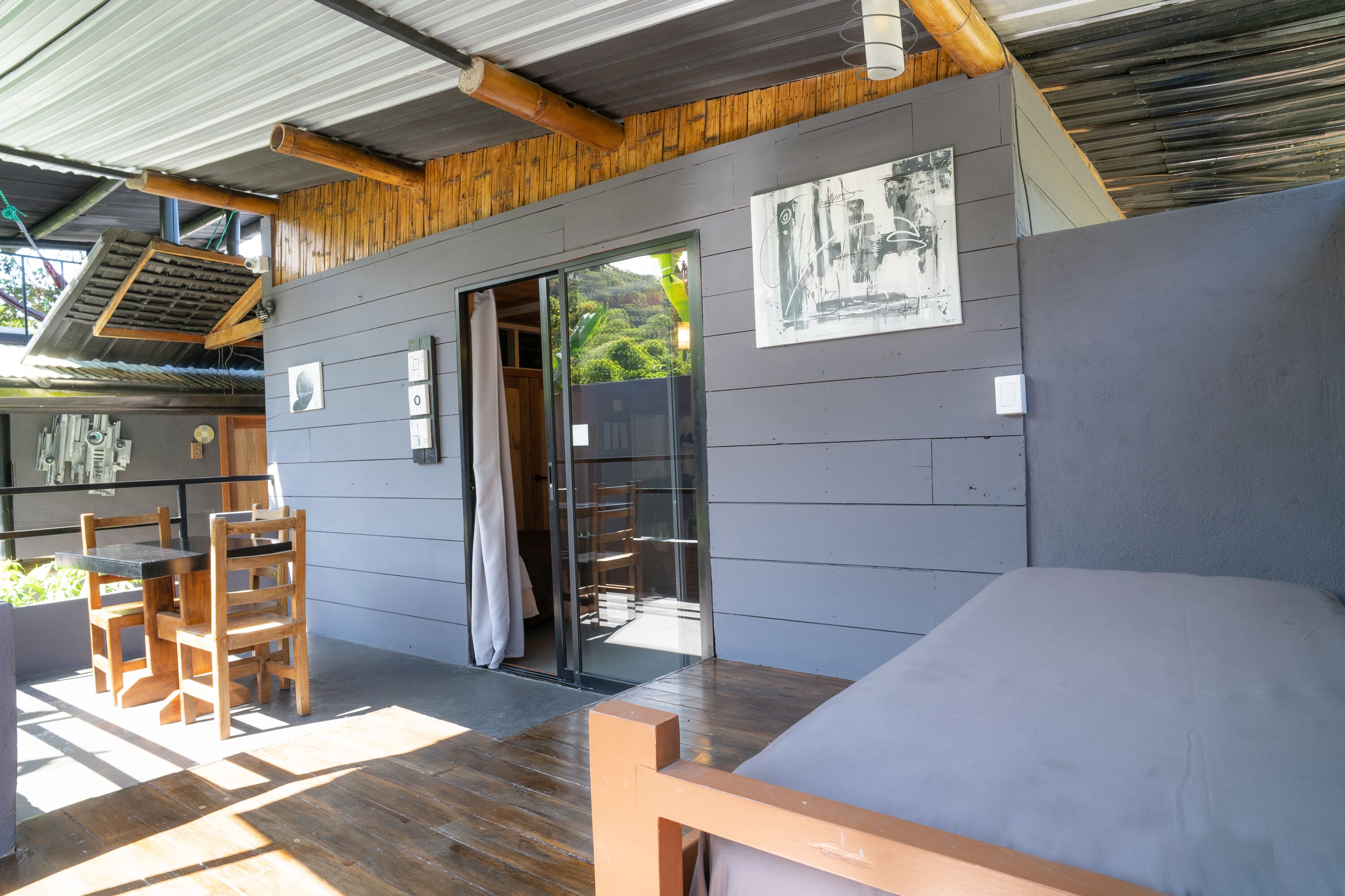 Habitación cuádruple familiar, hidromasaje | Restaurante al aire libre