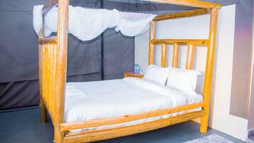 Luxury Cottage, River View | Desk, laptop workspace, WiFi (free)