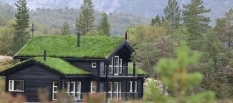 Cabin in the heart of Sirdal - ski in/ski out, great outdoor area with large jazzuci